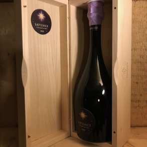 Benoit Marguet Sapience Oenotheque 2008 i tr�kasse.
