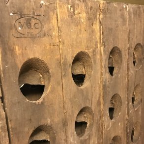 Pupitre Mot et Chandon 1976, 120 flasker.