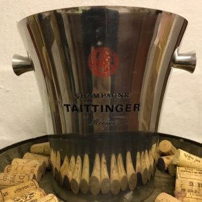 Taittinger Champagnekler. Brugt med brugsspor.