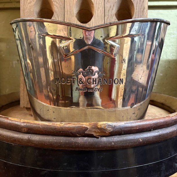 Mo�t et Chandon Champagnek�ler, Tin. Brugt med patina.